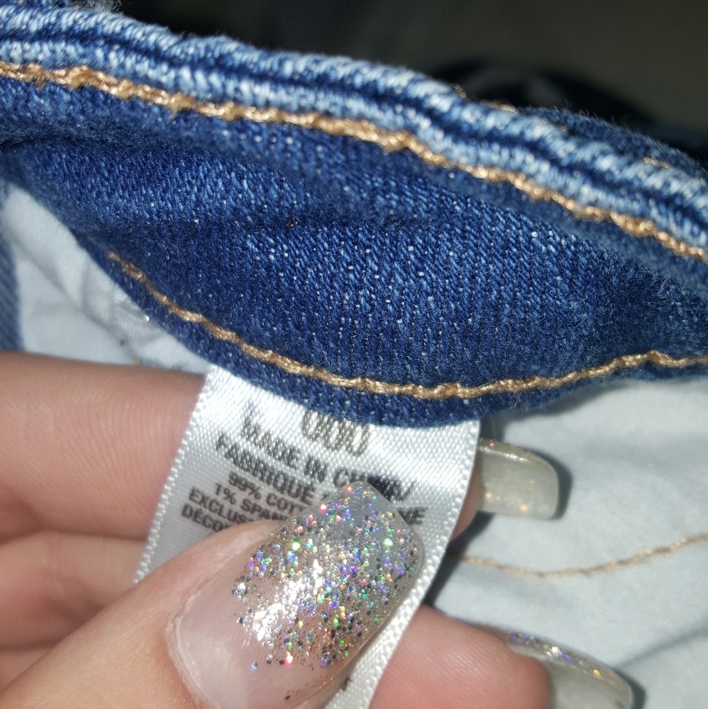 Shorts - Picture 2 of 4